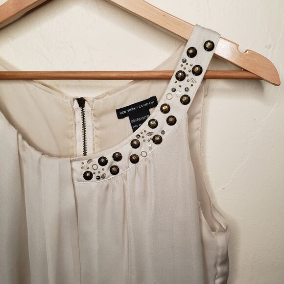 🌻3 for $ 18 Cream Beaded Asymmetrical Sleeveless Top - Picture 2 of 5